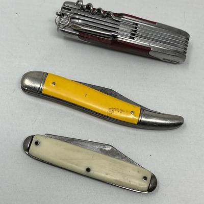 Lot of 3 pocket knives