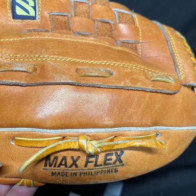 Baseball glove