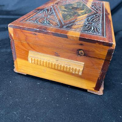Pressed wood jewelry box