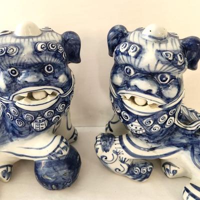 Lot #31 Pair of Decorative Ceramic Foo Lions - Blue/White