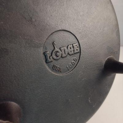 Lodge # 10 Campfire Three Leg Cast Iron Dutch Oven and Lid