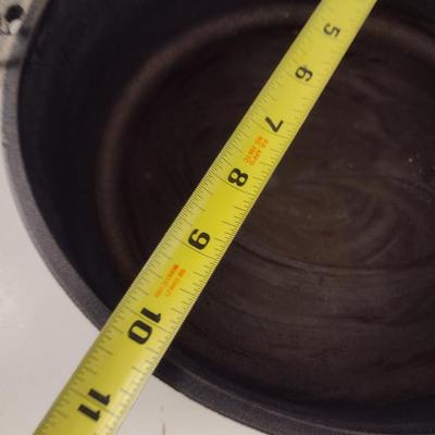 Lodge # 10 Campfire Three Leg Cast Iron Dutch Oven and Lid