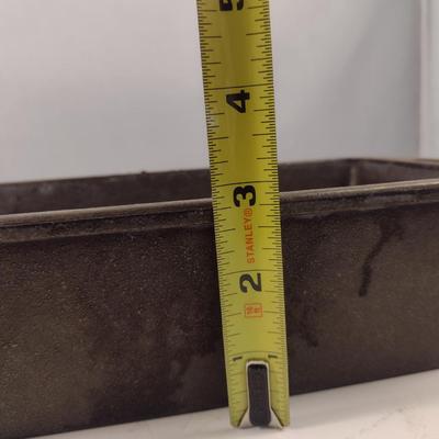 Lodge Cast Iron Bread Pan (Choice A)