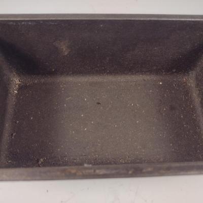 Lodge Cast Iron Bread Pan (Choice B)