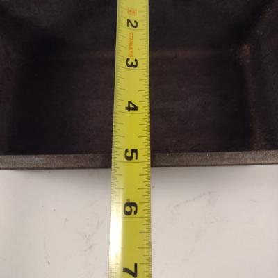 Lodge Cast Iron Bread Pan (Choice B)