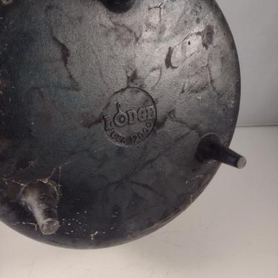 Lodge # 12 Campfire Three Leg Cast Iron Dutch Oven and Lid (Choice A)