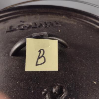 Lodge #12 Campfire Three Leg Cast Iron Dutch Oven and Lid (Choice B)