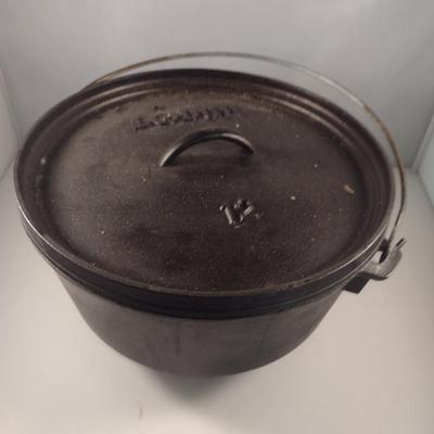Lodge #12 Campfire Three Leg Cast Iron Dutch Oven and Lid (Choice B)
