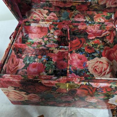 Jewelry Boxes & Black Carrying Case