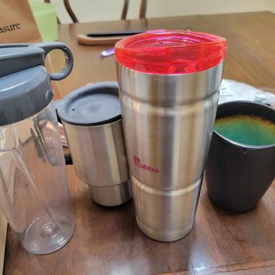 Lot of four mugs