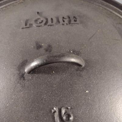 Lodge #16 Campfire Three Leg Cast Iron Dutch Oven and Lid