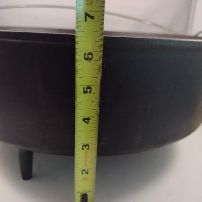 Lodge #16 Campfire Three Leg Cast Iron Dutch Oven and Lid