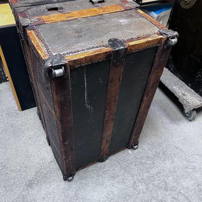Antique Steamer Trunk 