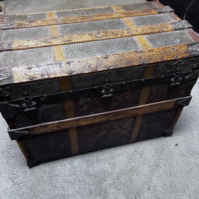 Antique Steamer Trunk 