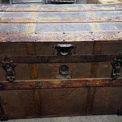 Antique Steamer Trunk 