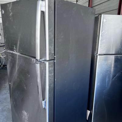 GE Stainless Steel Refrigerator Model GTE18GSHHRSS