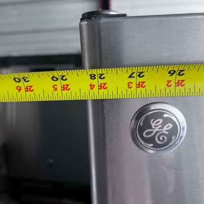 GE Stainless Steel Refrigerator Model GTE18GSHHRSS