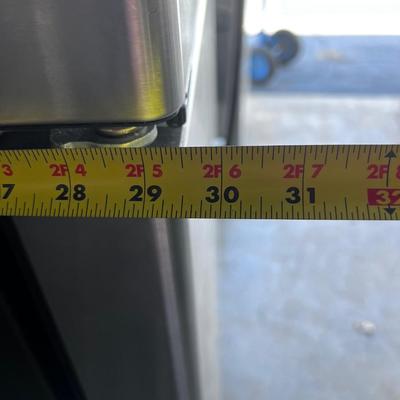 GE Stainless Steel Refrigerator Model GTE18GSHHRSS