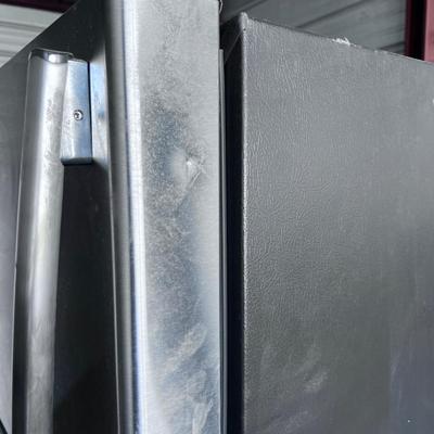 GE Stainless Steel Refrigerator Model GTE18GSHHRSS