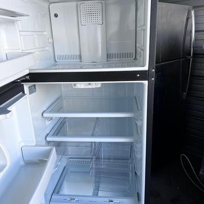 GE Stainless Steel Refrigerator Model GTE18GSHHRSS