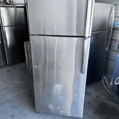 GE Stainless Steel Refrigerator Model GTE18GSHHRSS
