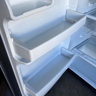 GE Stainless Steel Refrigerator Model GTE18GSHHRSS