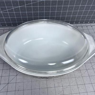PYREX Homestead 2-1/2 Quart Covered Casserole