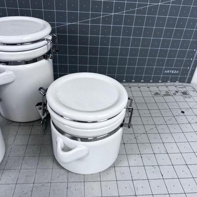 4 White Locking Canisters