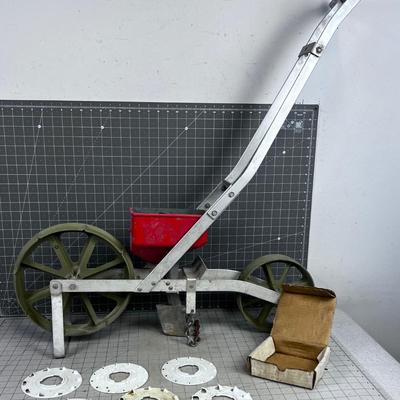 Seed Planter w/6 Discs 