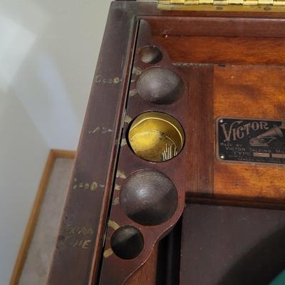 Antique Victor Victrola Talking Machine VTLA 5170 Stocked With Records