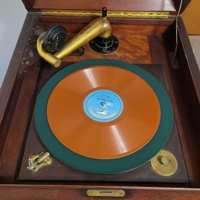 Antique Victor Victrola Talking Machine VTLA 5170 Stocked With Records