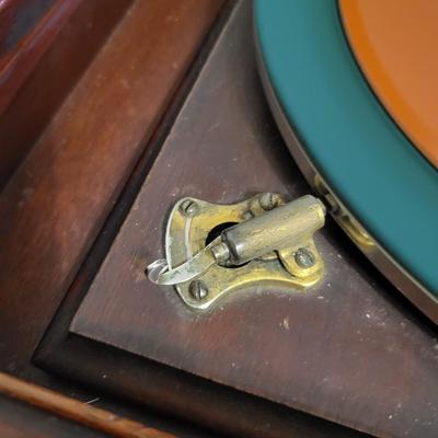 Antique Victor Victrola Talking Machine VTLA 5170 Stocked With Records