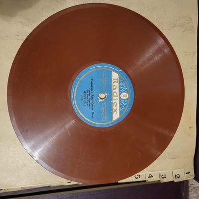Antique Victor Victrola Talking Machine VTLA 5170 Stocked With Records