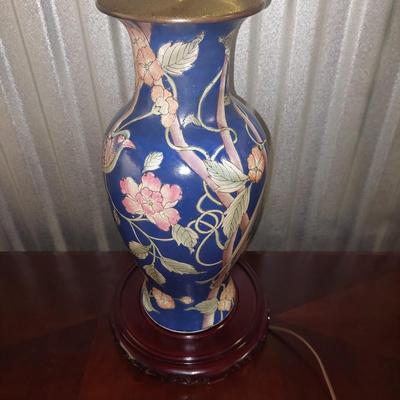 Porcelain flower lamp