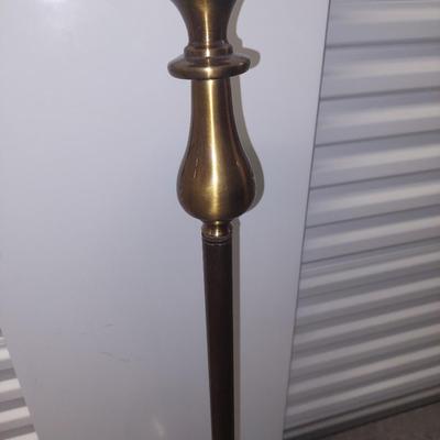 Standing floor lamp