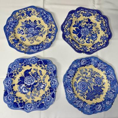 4 Spode decorative plates