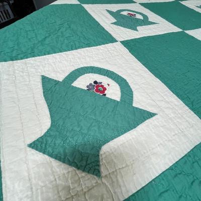 Green baskets quilt