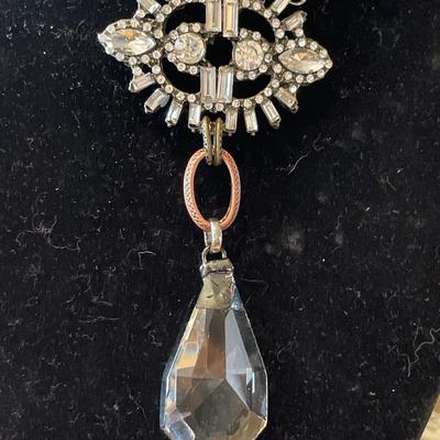 L&F large clear pendant & leaf pendant necklaces