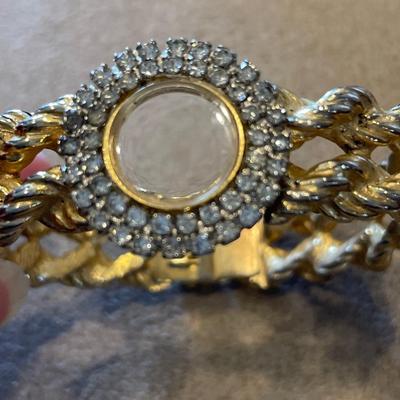 Vintage Avon pendant & gold tone bracelet