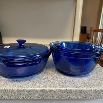 Darkblue Pyrex Bowl and dish set