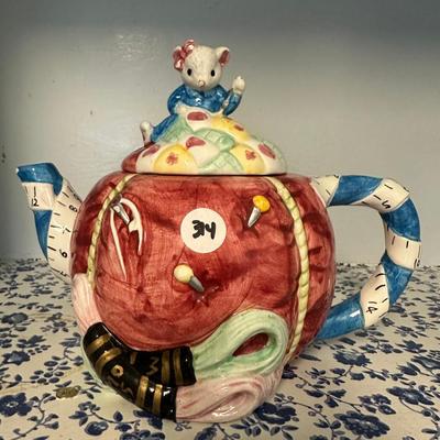Wang's International Vintage Ceramic Sewing Mouse Teapot