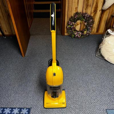 Eureka bagless vacuum
