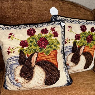 Rabbit Couch Décor Pillows