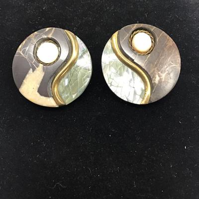 Brass circle designed earrings