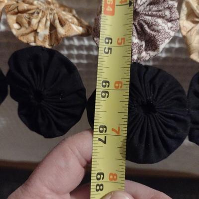 Hand Made Yo-Yo Quilt- Measures Approx 67" x 78"