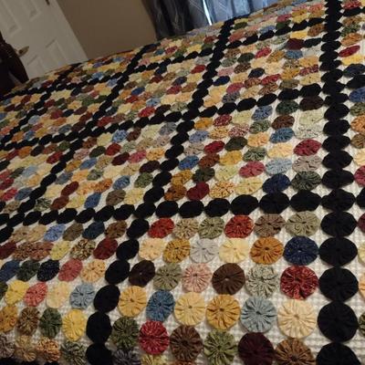Hand Made Yo-Yo Quilt- Measures Approx 67" x 78"
