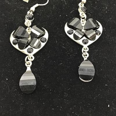 Black gems heart earrings