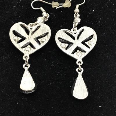Black gems heart earrings