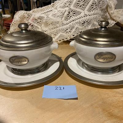 Pair of Lidded Soup Crocks with Saucers, Arte Italica