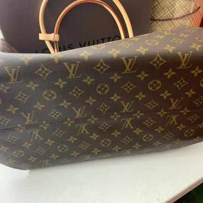 Large Louis Vuitton Handbag w/ Orig. Box & Bag